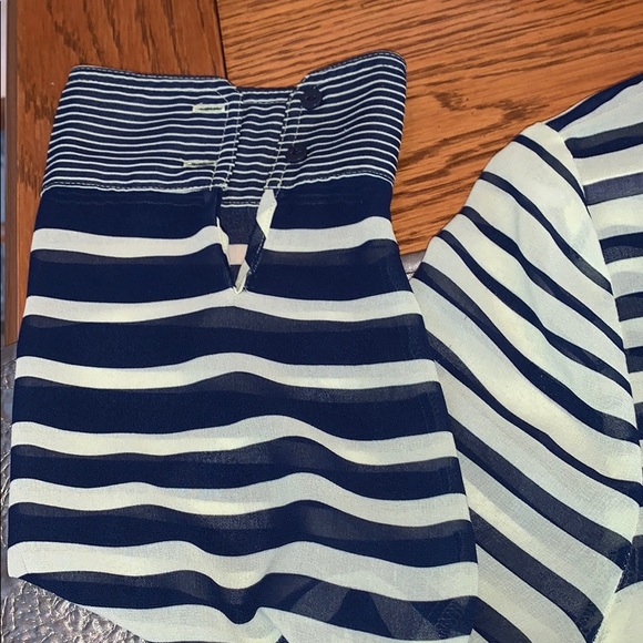 Forever 21 Semi Sheer Blouse Size L Navy & Yellow - Picture 5 of 12